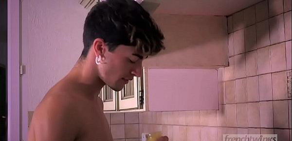  Young twink Matteo Lavigne & Kevin Ventura fucked in the kitchen